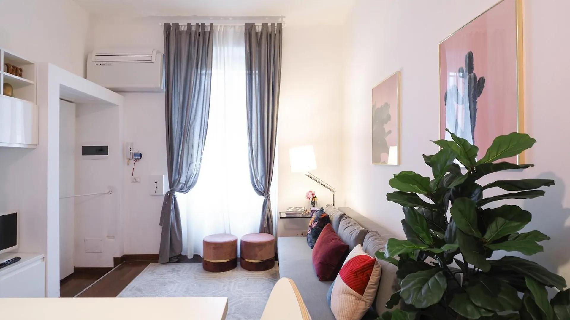 Apartamento Primopiano - Custodi Milán 0*,  Italia